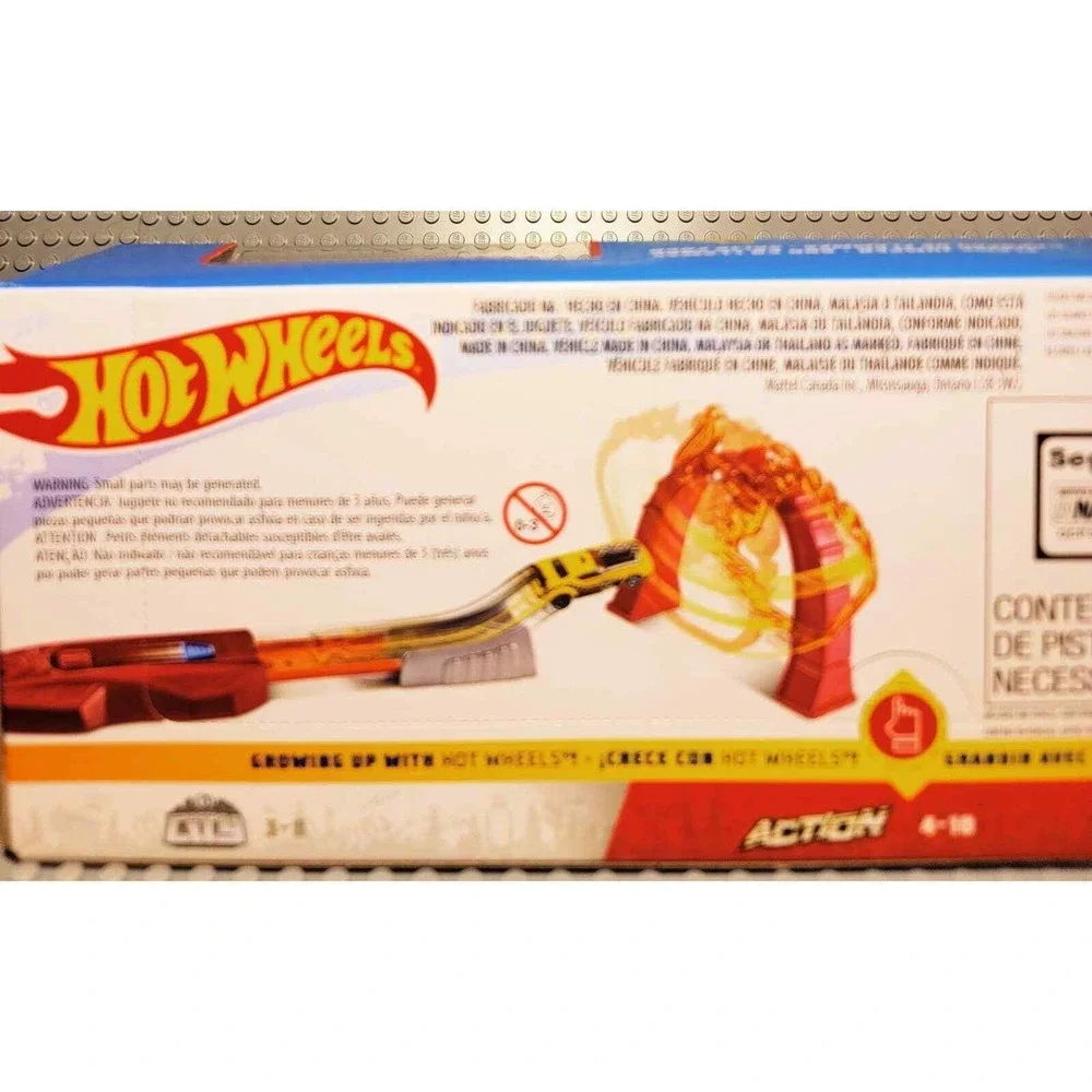 Hot Wheels Flame Jumper Playset Exclusive Limited Edition Car Diecast Collector